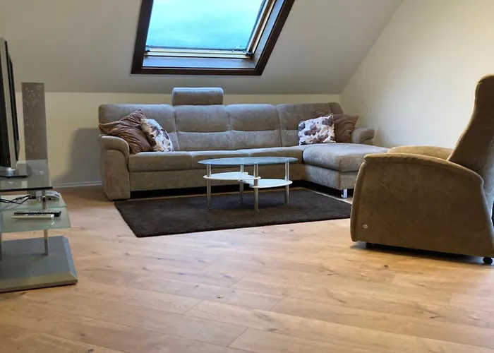 Mit Balkon Апартаменты *